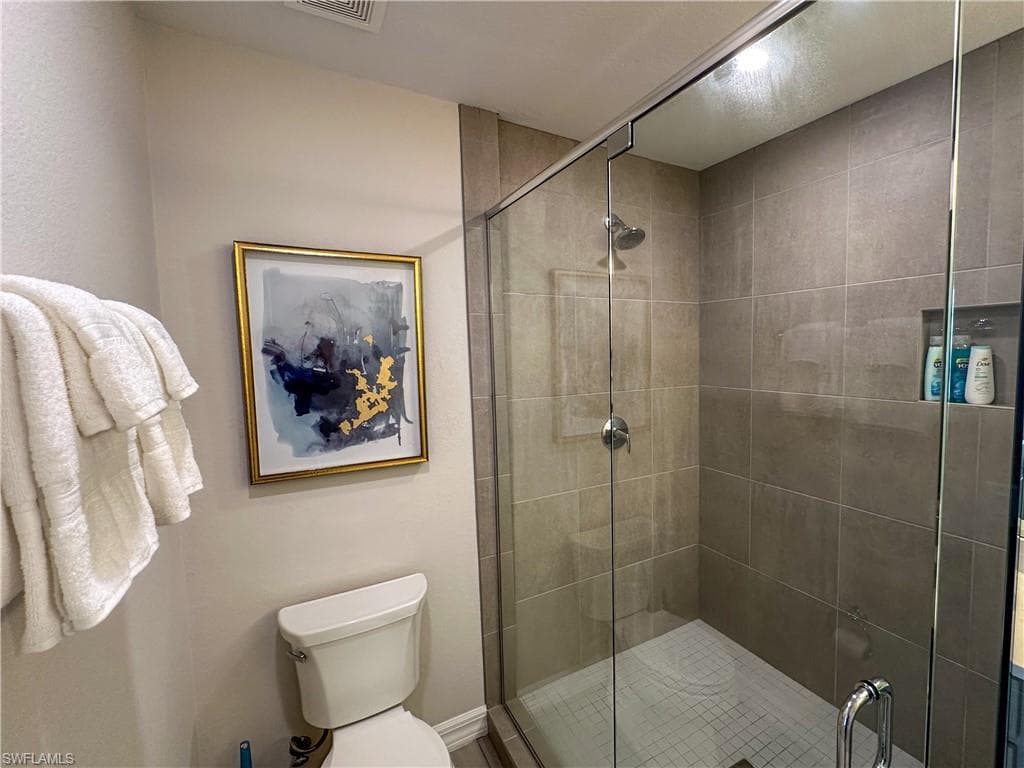 163 Indies DR E 206-26