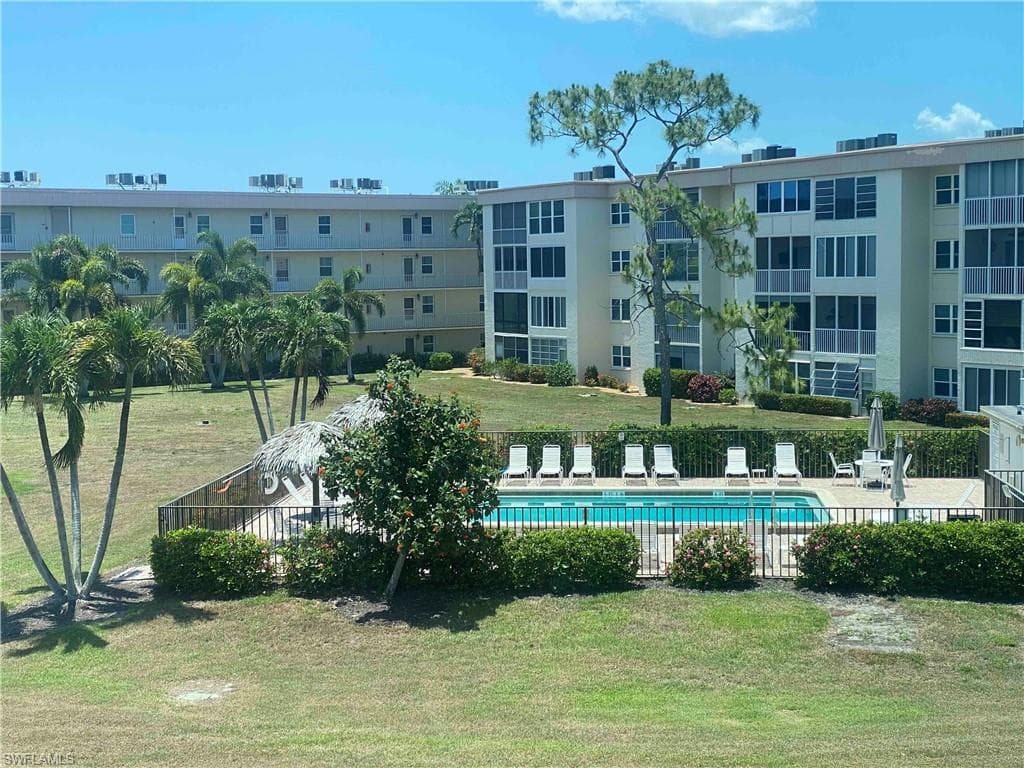 1624 Pine Valley DR 302-11