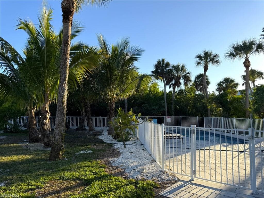 4511 Bartlett PKWY-12