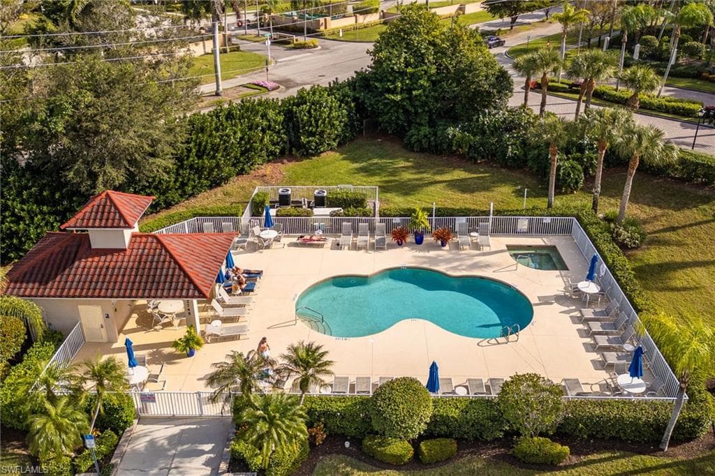 2770 Cypress Trace CIR 2425-27