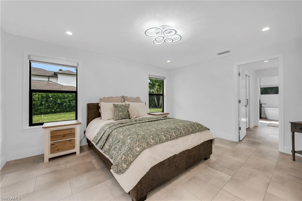 6659 Livingston Woods LN-12