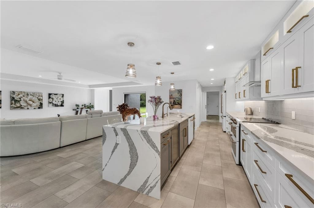 6659 Livingston Woods LN-7