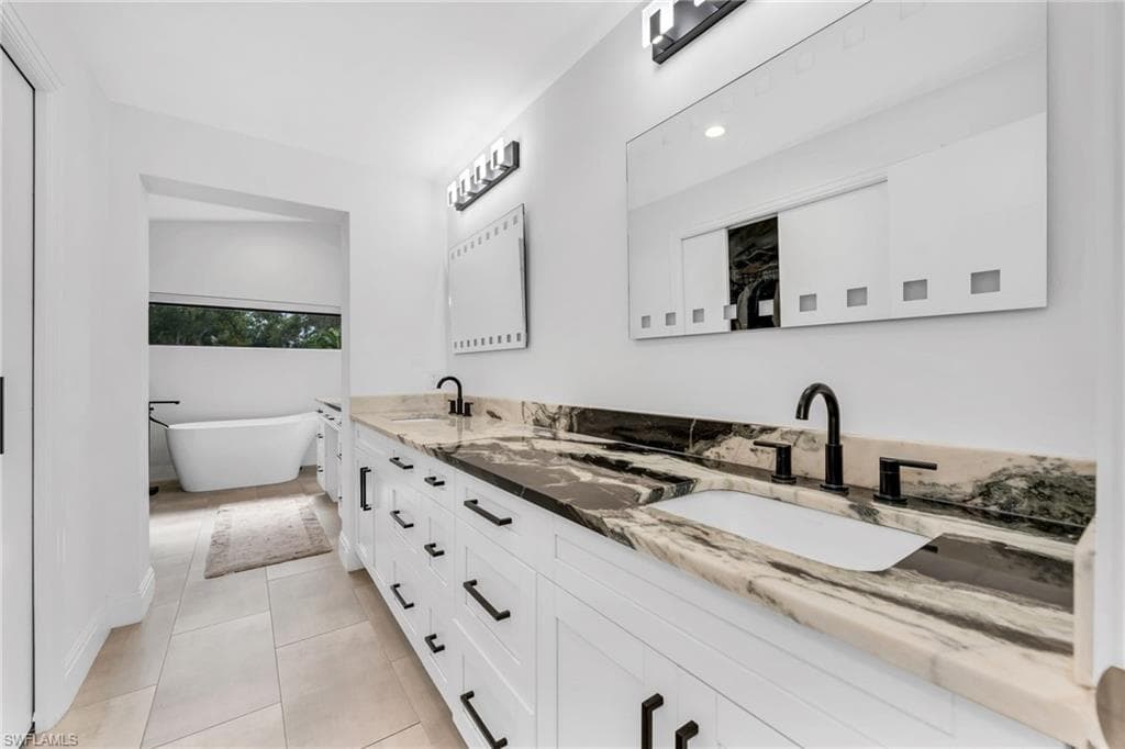 6659 Livingston Woods LN-14
