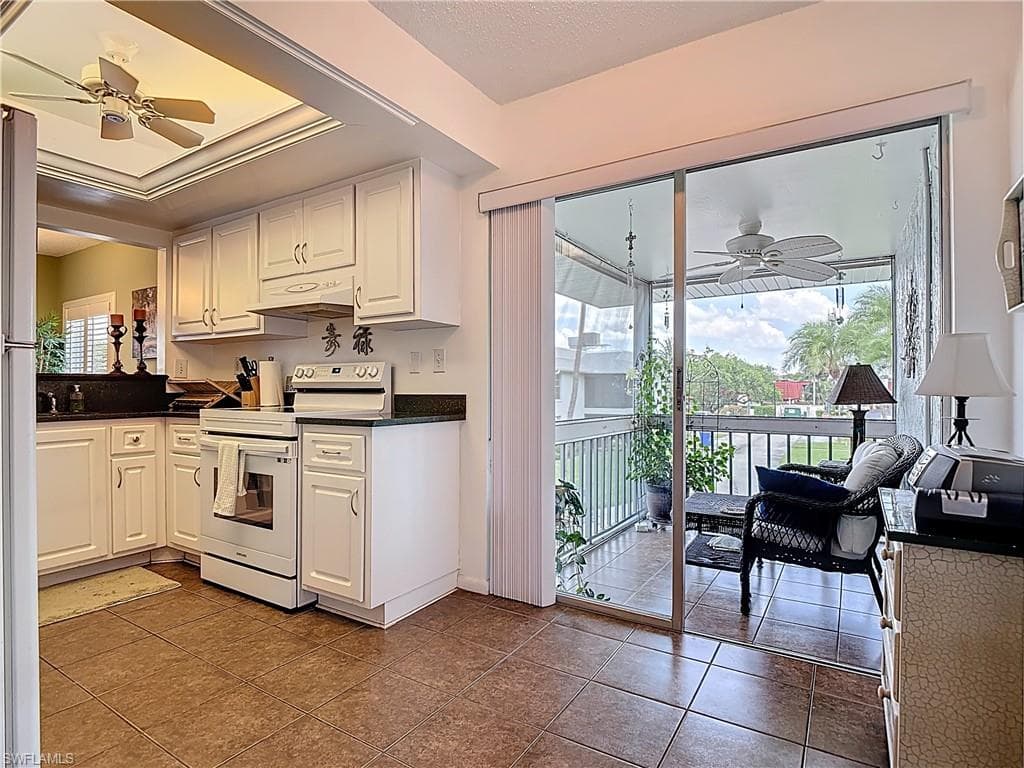 7077 Quail Run CT E 16-17