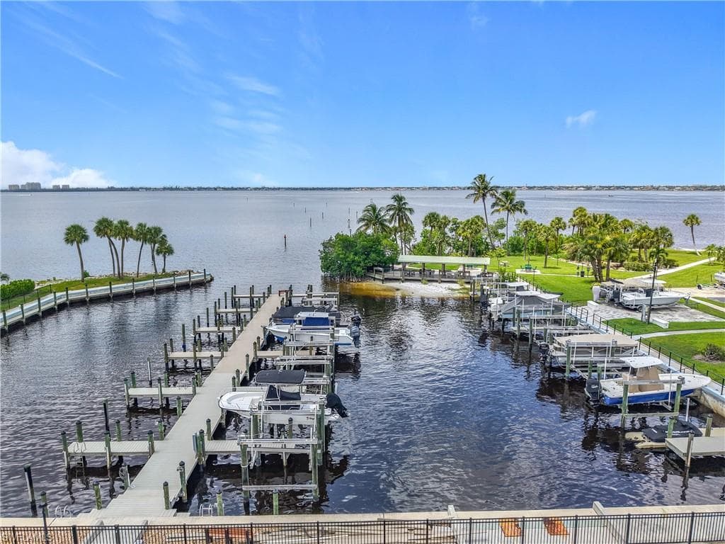 7077 Quail Run CT E 16-30
