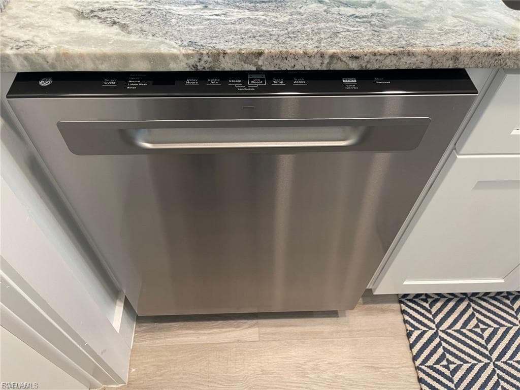 640 Gulf LN 3-30