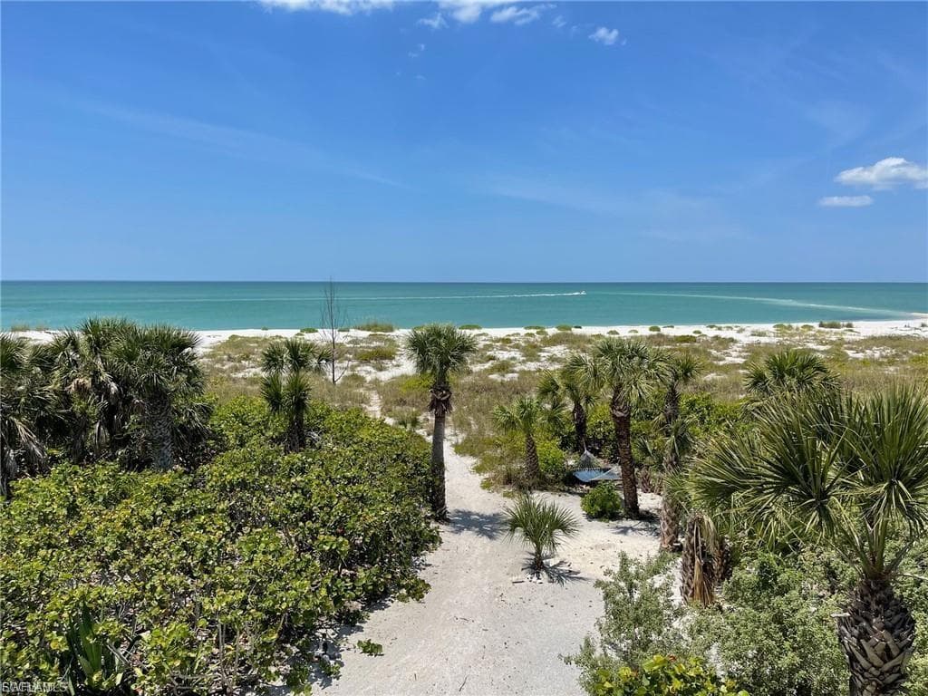 640 Gulf LN 3-5