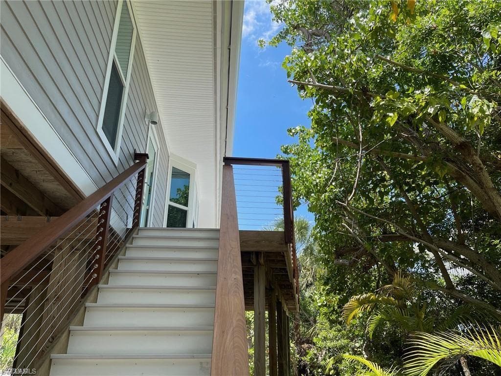 640 Gulf LN 3-46