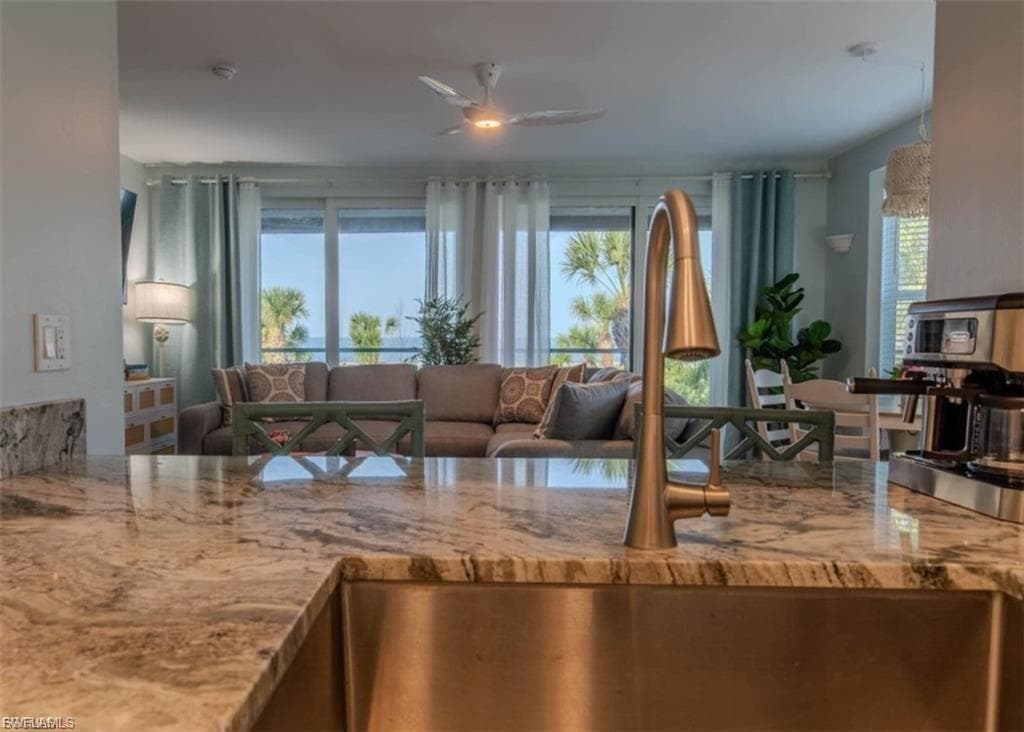 640 Gulf LN 3-27