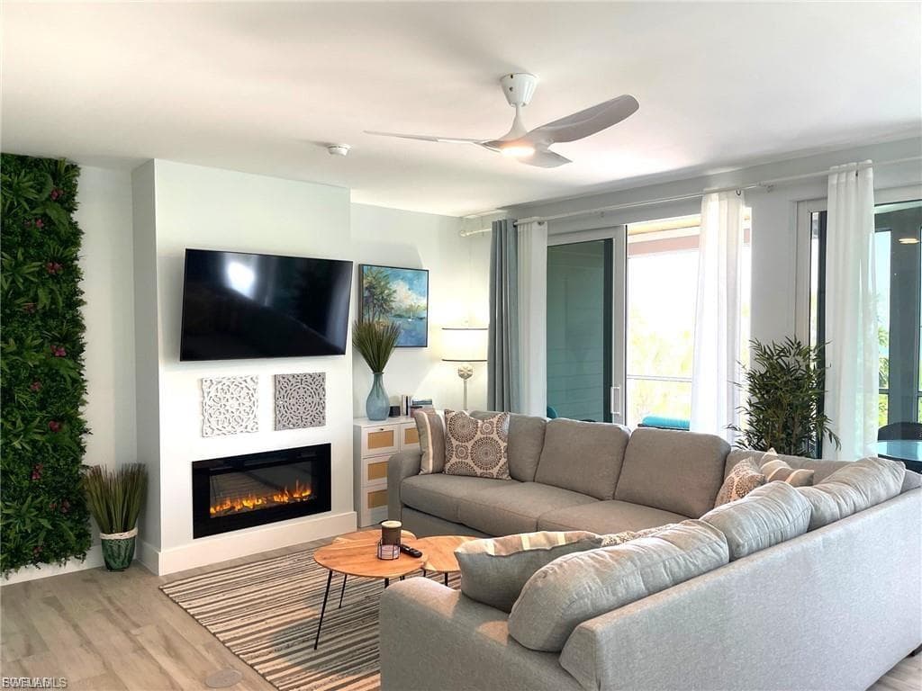 640 Gulf LN 3-19