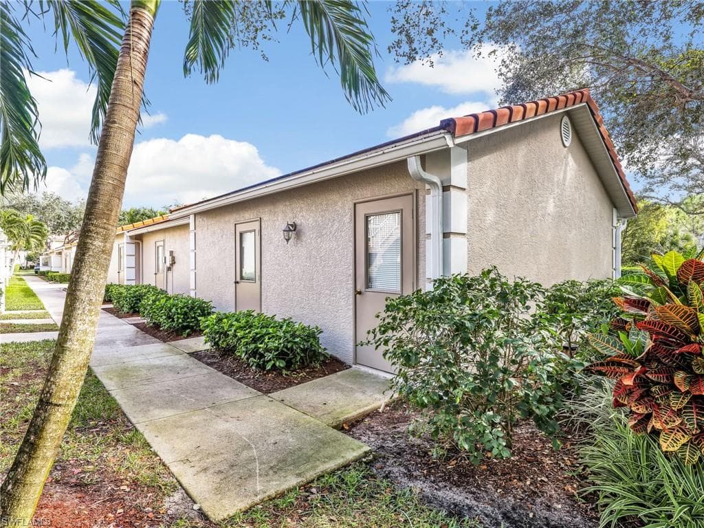 725 Saratoga CIR A101-27