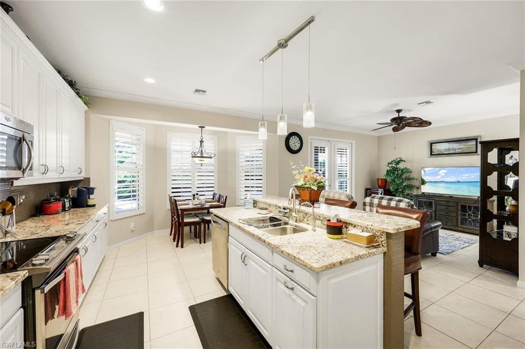 8493 Laurel Lakes BLVD-10