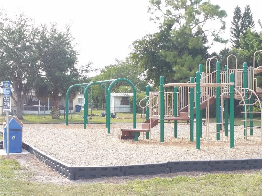 950 Lakeview DR-42