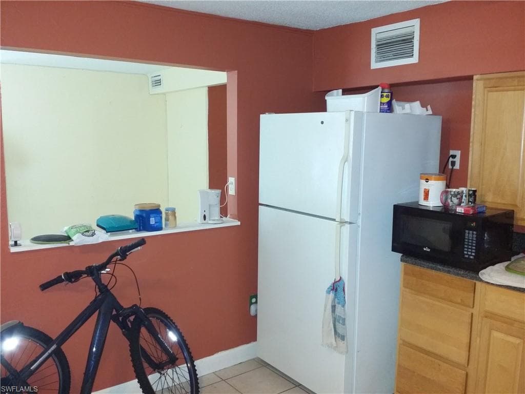 950 Lakeview DR-16
