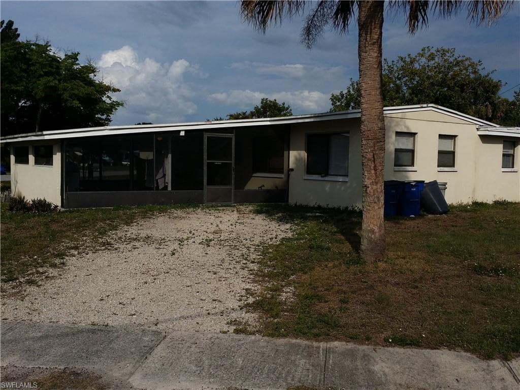 950 Lakeview DR-1