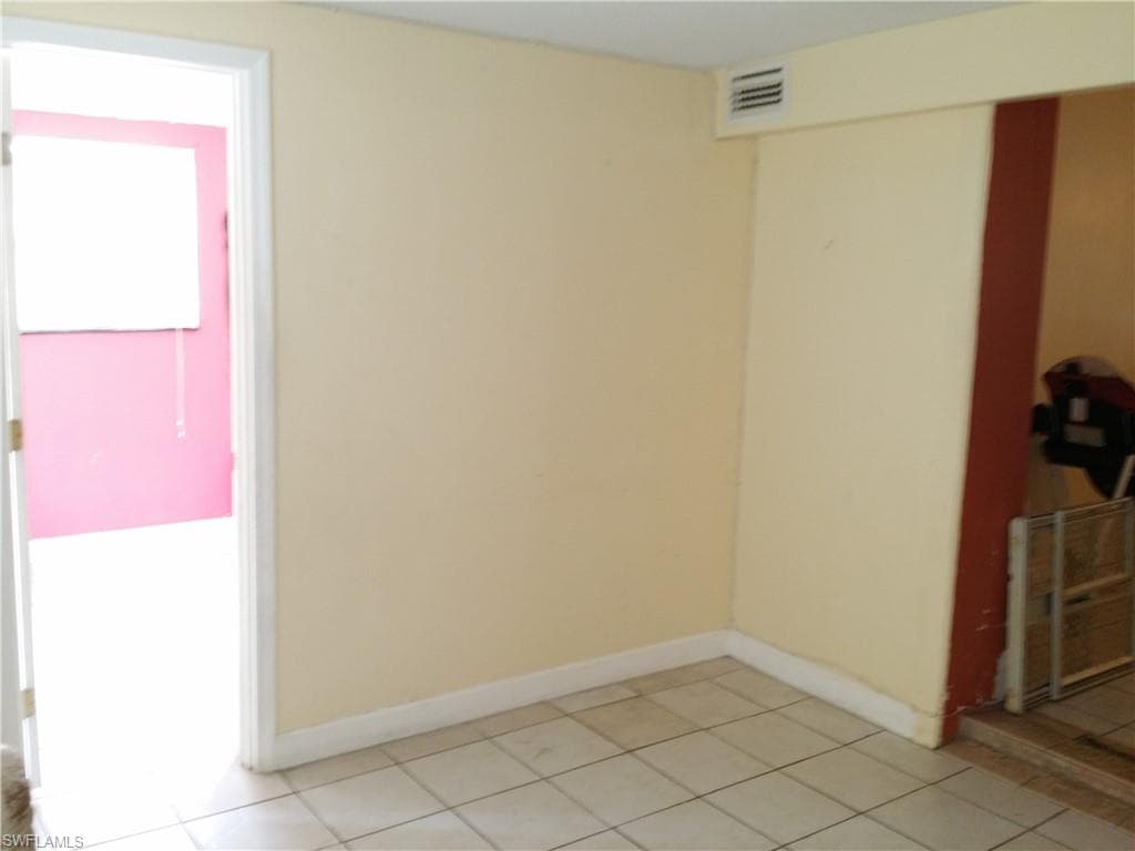 950 Lakeview DR-19