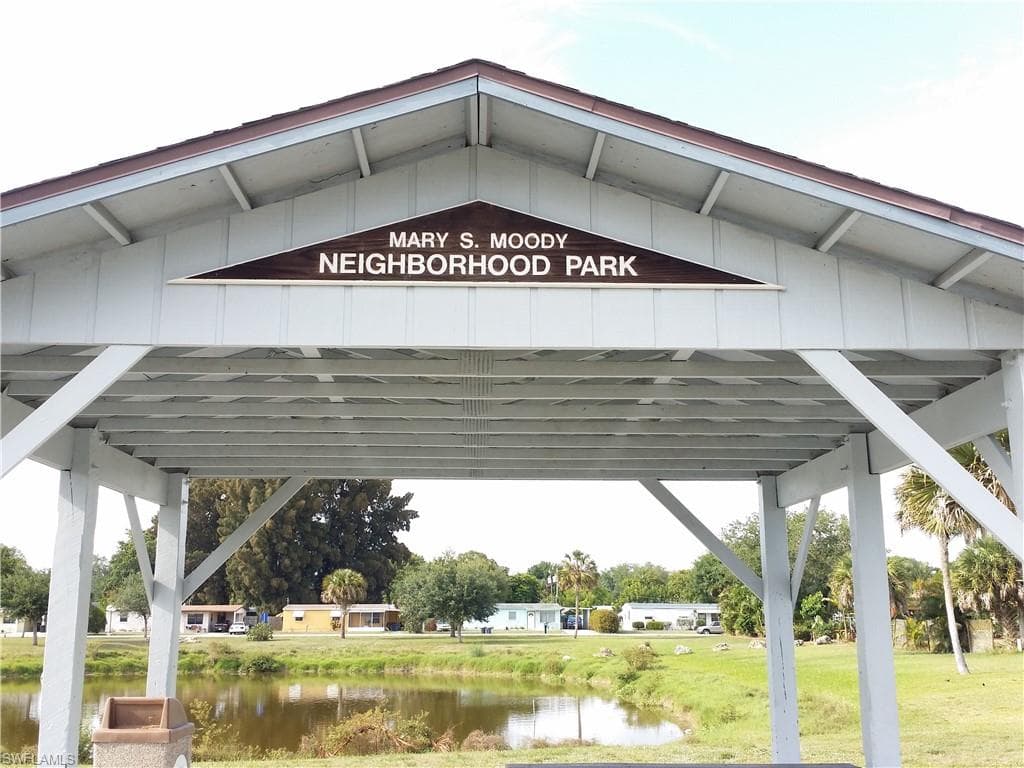 950 Lakeview DR-40