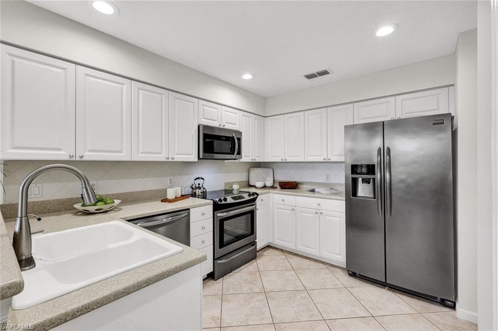 9261 Palmetto Ridge DR 102-8