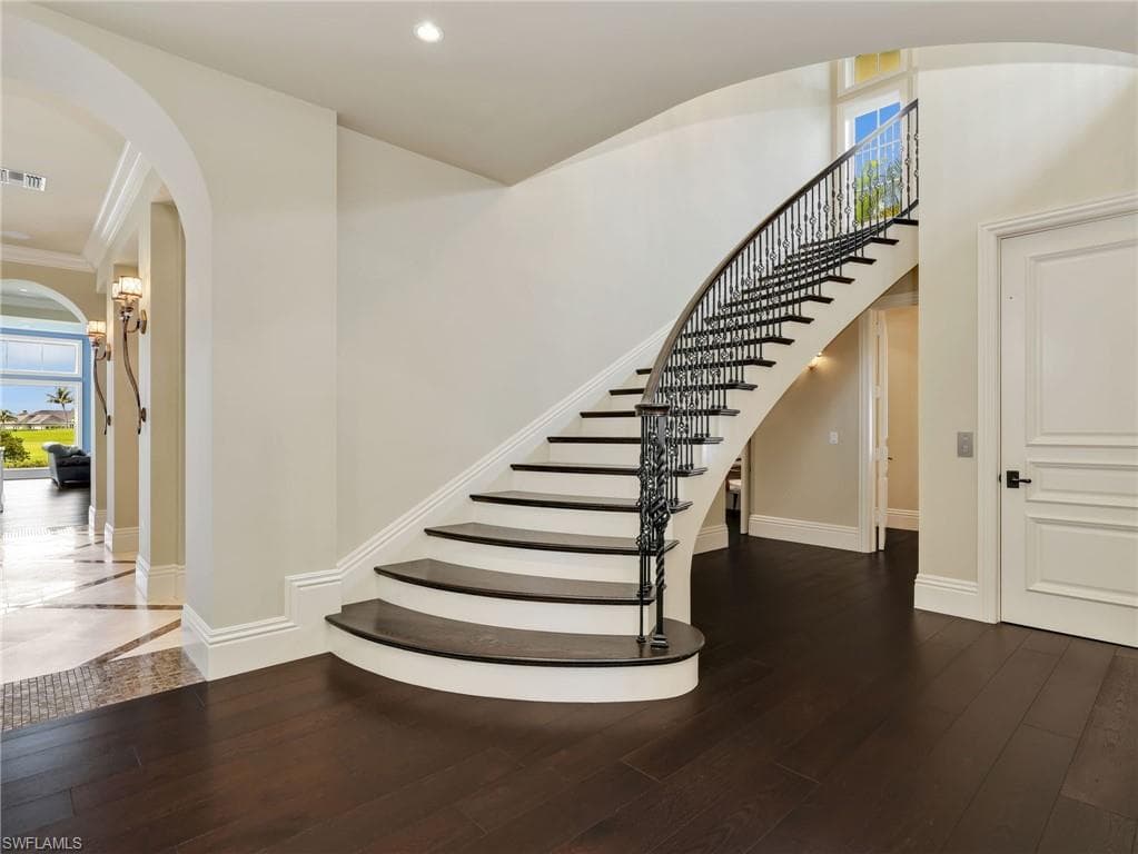 16740 Prato WAY-28