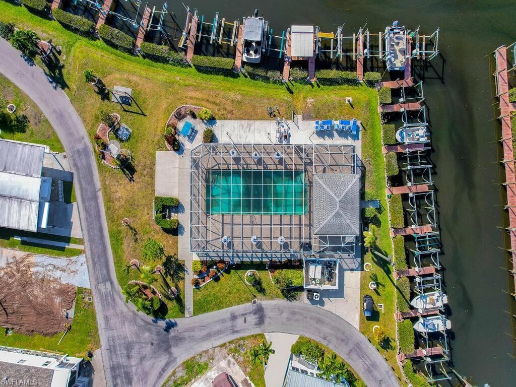 20781 Port DR-9
