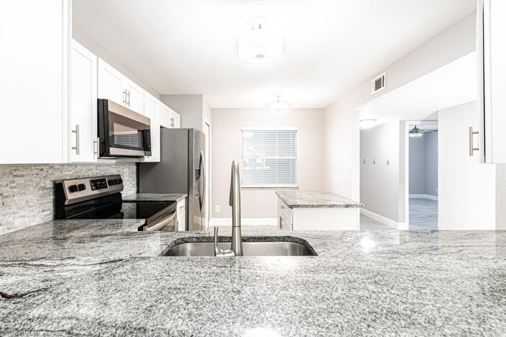 1392 Churchill CIR O101-5