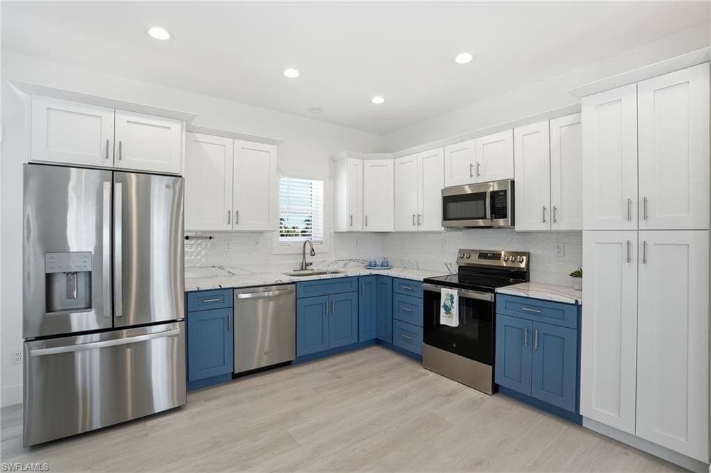 1 Fairview BLVD-13