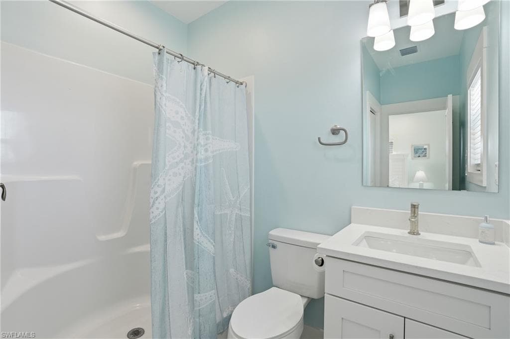 1 Fairview BLVD-17