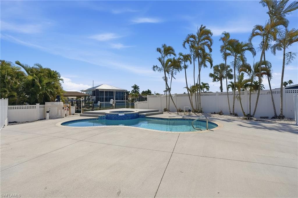 1 Fairview BLVD-24