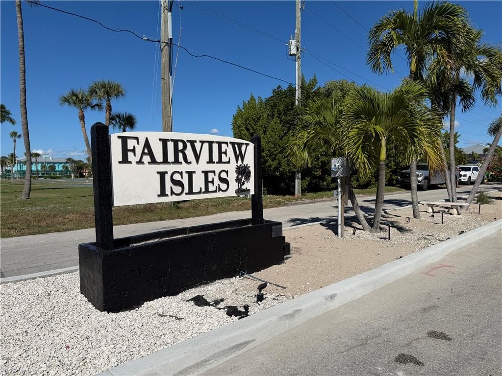 1 Fairview BLVD-30