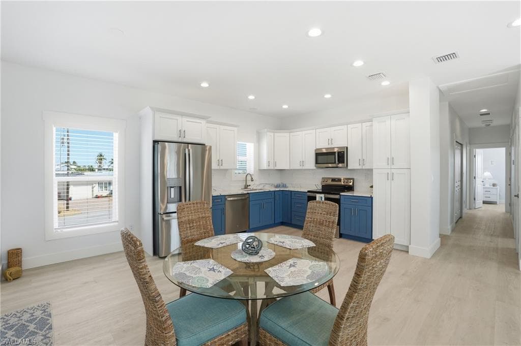 1 Fairview BLVD-10