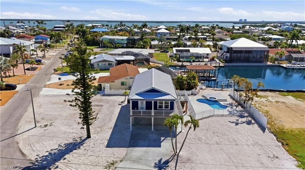 1 Fairview BLVD-33
