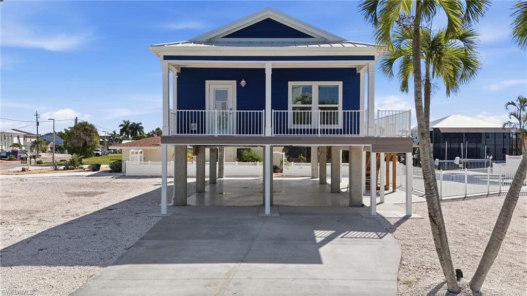 1 Fairview BLVD-29