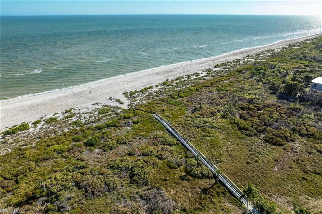 424 Lagoon DR-43