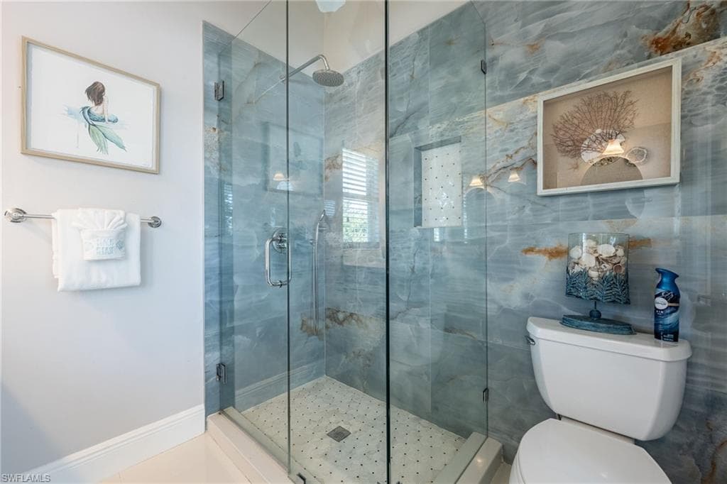 424 Lagoon DR-26