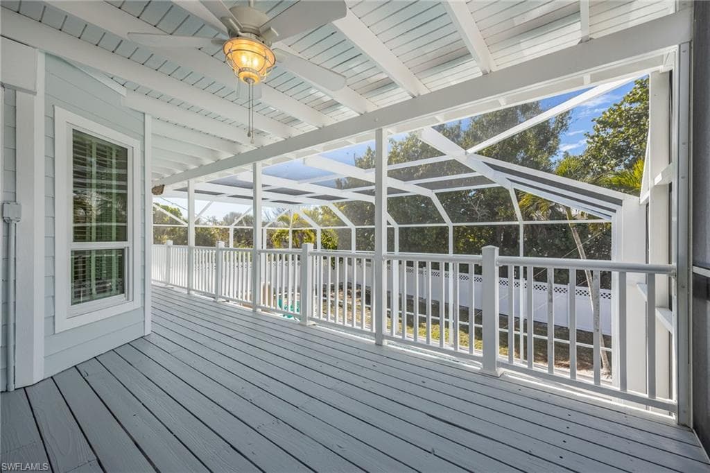 424 Lagoon DR-32