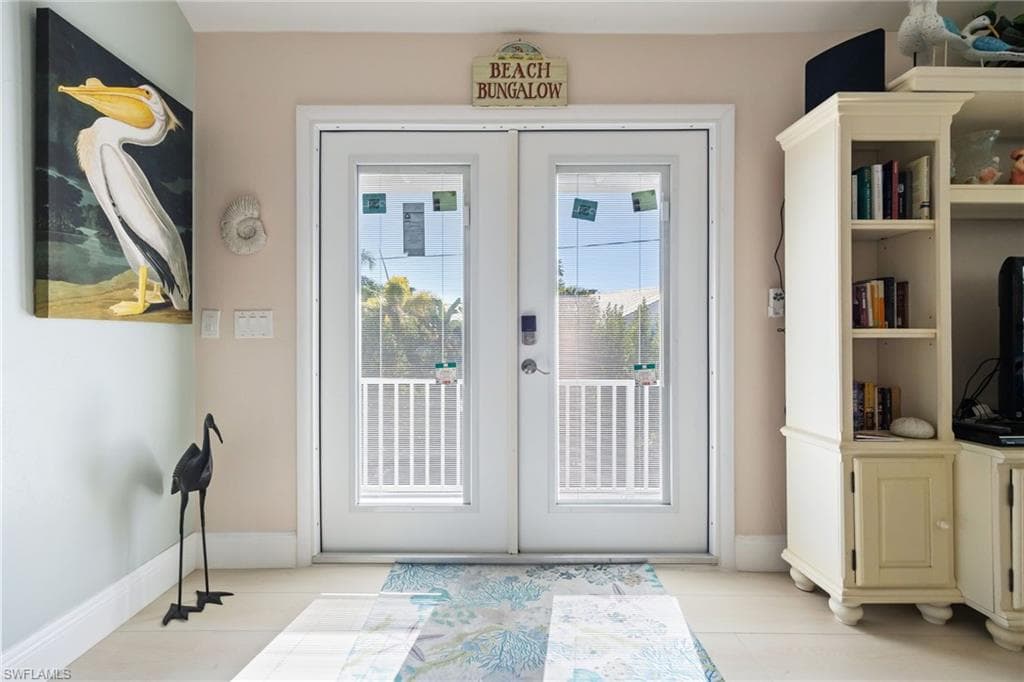 424 Lagoon DR-5