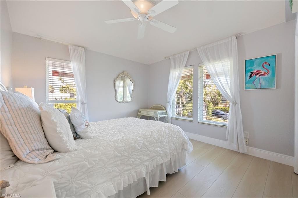 424 Lagoon DR-20
