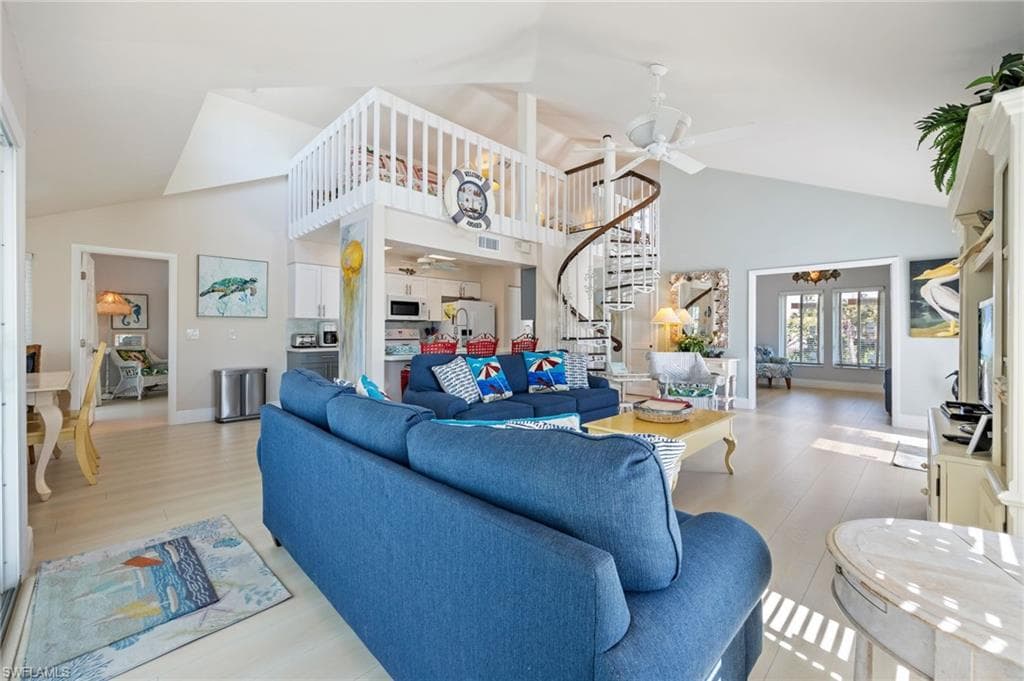 424 Lagoon DR-9