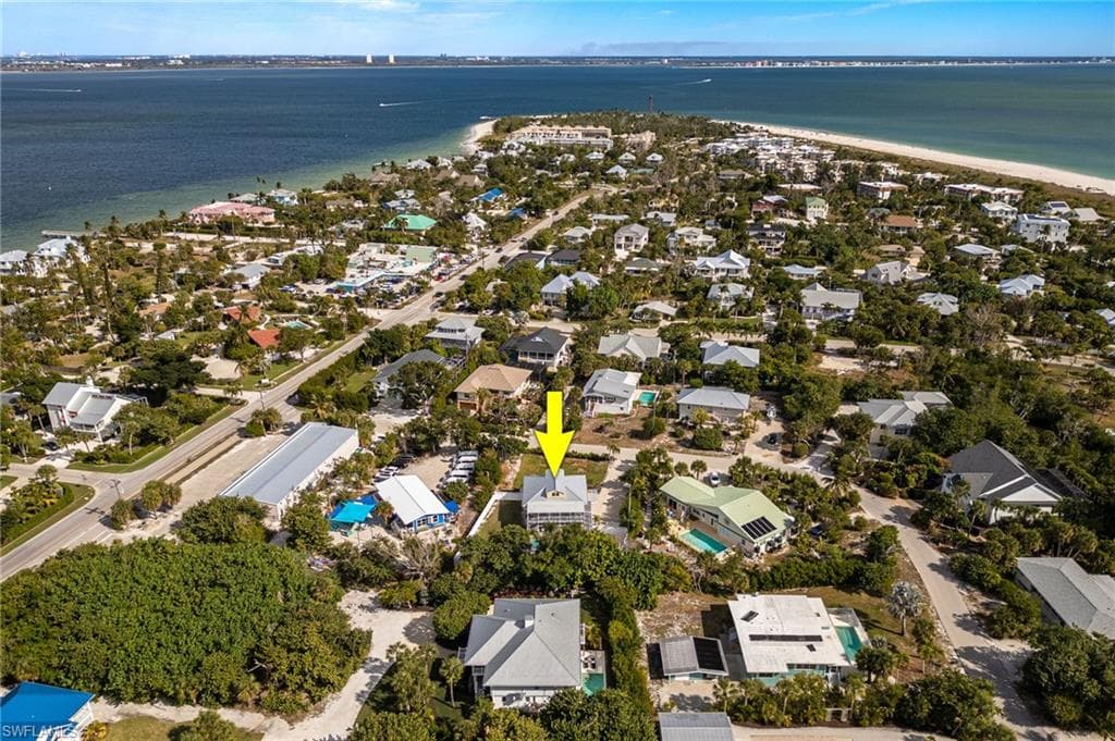 424 Lagoon DR-40