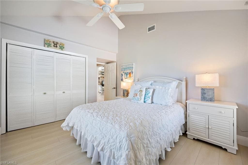 424 Lagoon DR-21