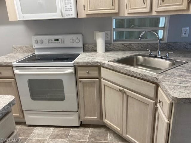 19681 Summerlin RD J-197-3