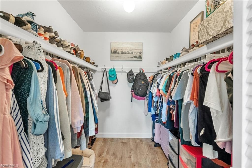 4251 Island CIR 7-23