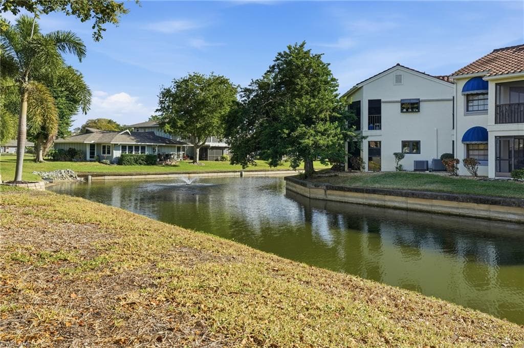 4251 Island CIR 7-5