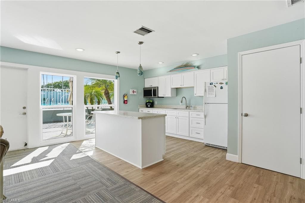 4251 Island CIR 7-30