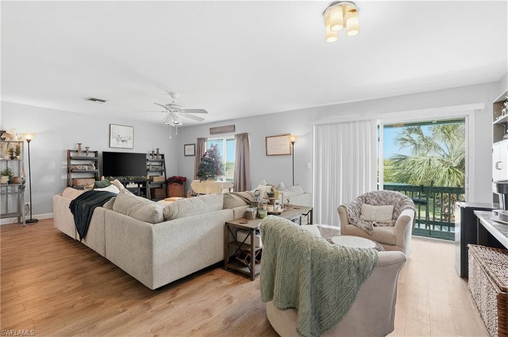 4251 Island CIR 7-10