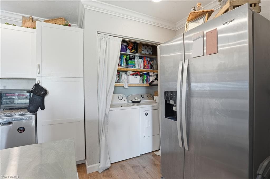 4251 Island CIR 7-14