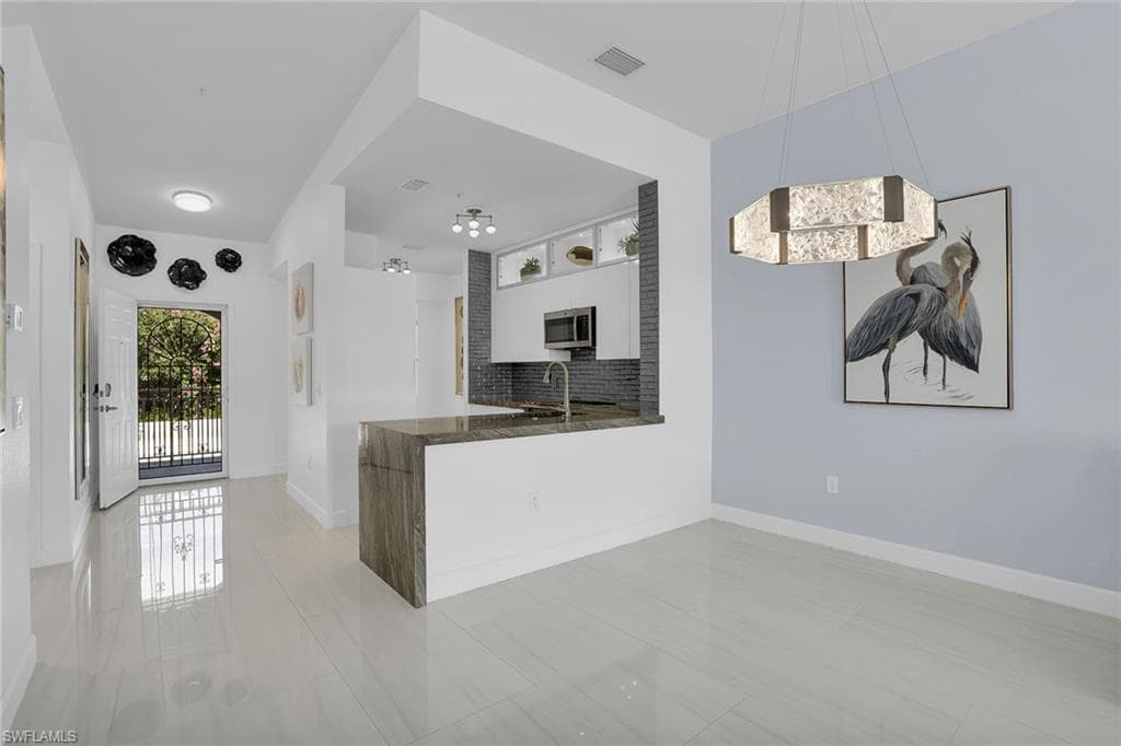 2350 Carrington CT 7-202-5