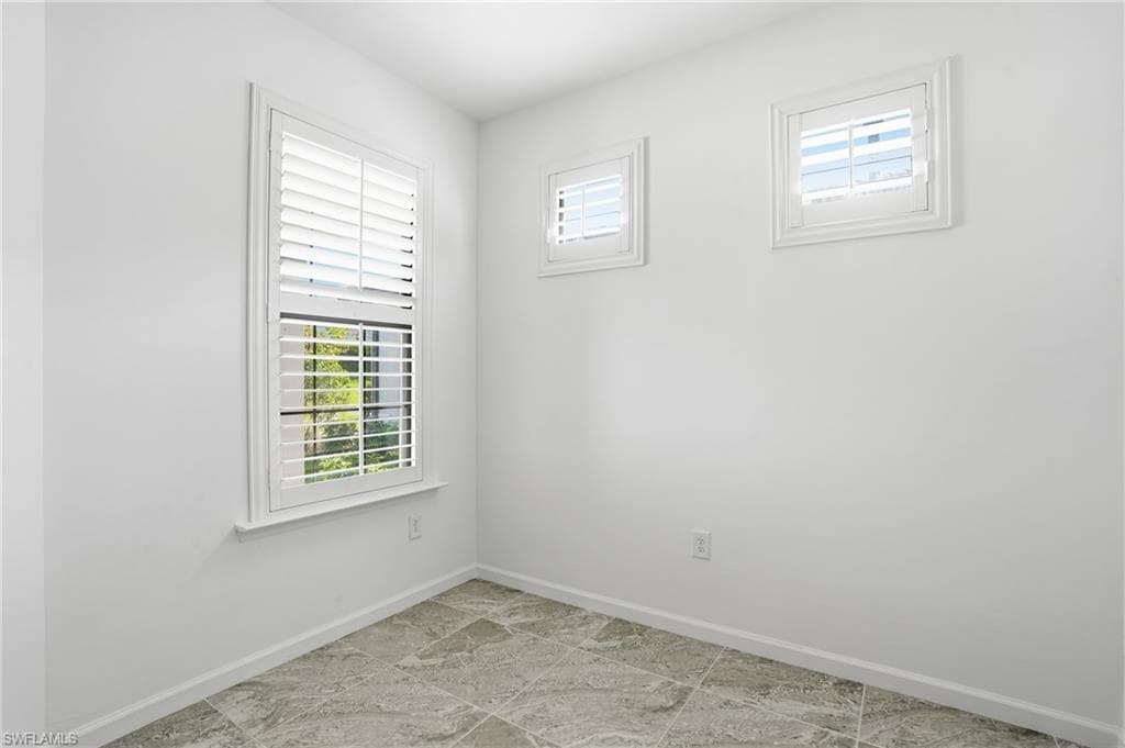 1645 Serena AVE-14