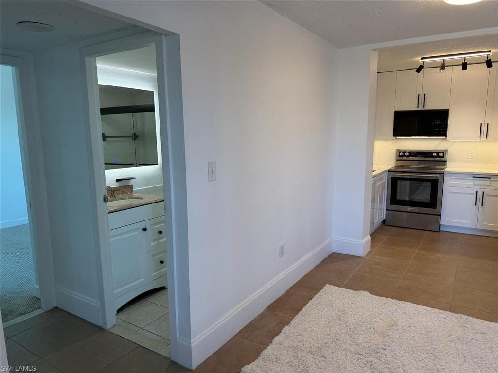 2350 1st ST 303-6