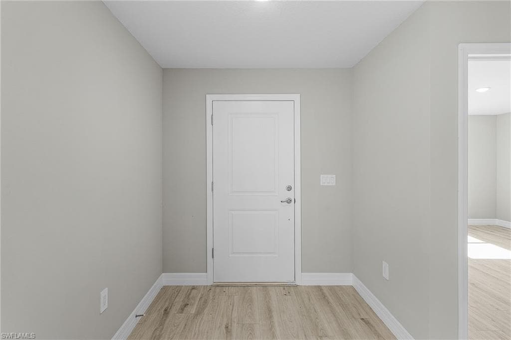 545 Oakshire LN-5